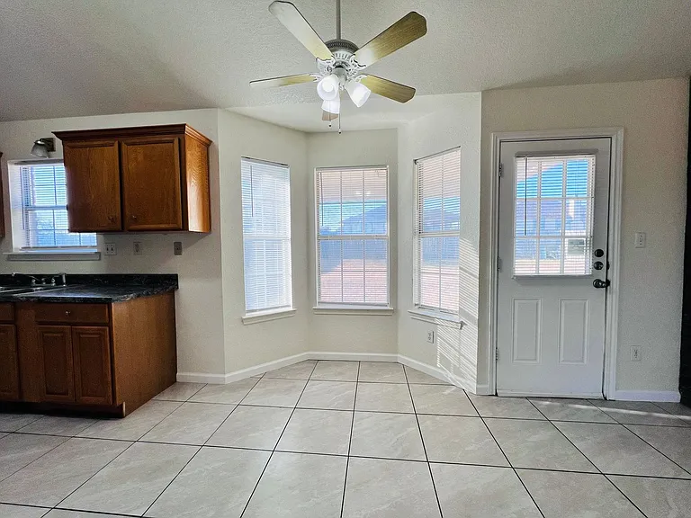 1704 Boydstun Loop — Photo 3