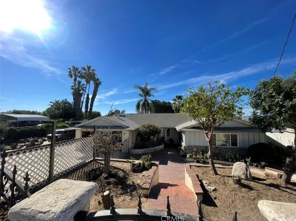 25325 Mountain Cliff Dr, Moreno Valley, CA 92557