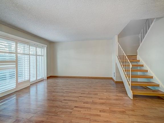 5th image of 646 Knollwood Dr