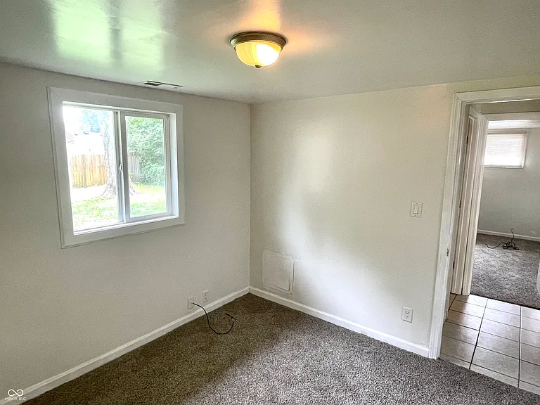 1704 S Lindell Dr — Photo 15