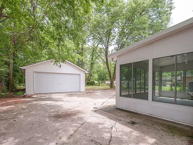 7949 Stallion Dr — Photo 22