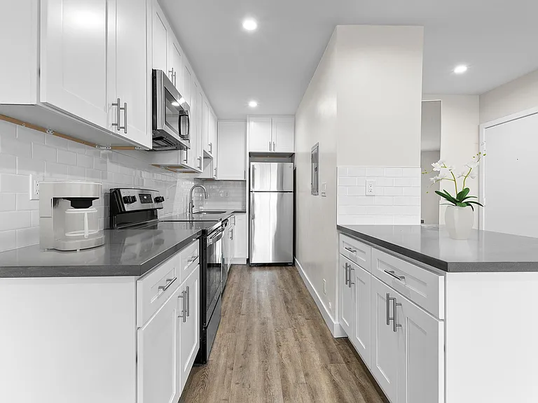 Brookside Terrace Apartments — Photo 36
