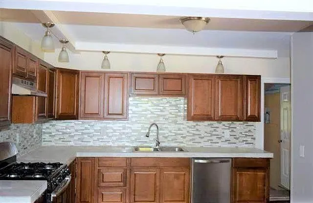 106 Miami Ave — Photo 2