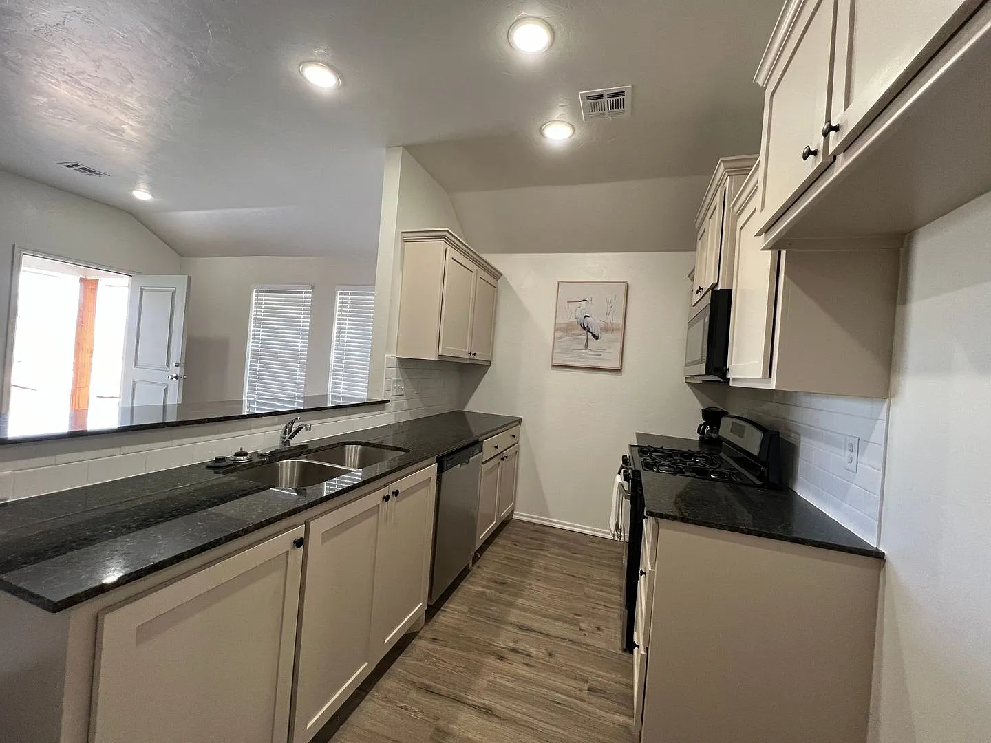 1420 SW Texas — Photo 4