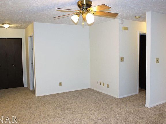 4th image of 1600 Northbrook Dr #A-2