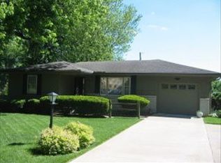 3306 Beltview Dr, Saint Joseph, MO 64506