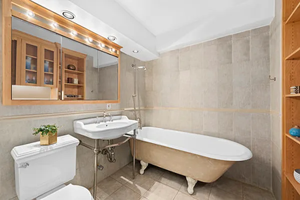 Sold by Corcoran | media 8