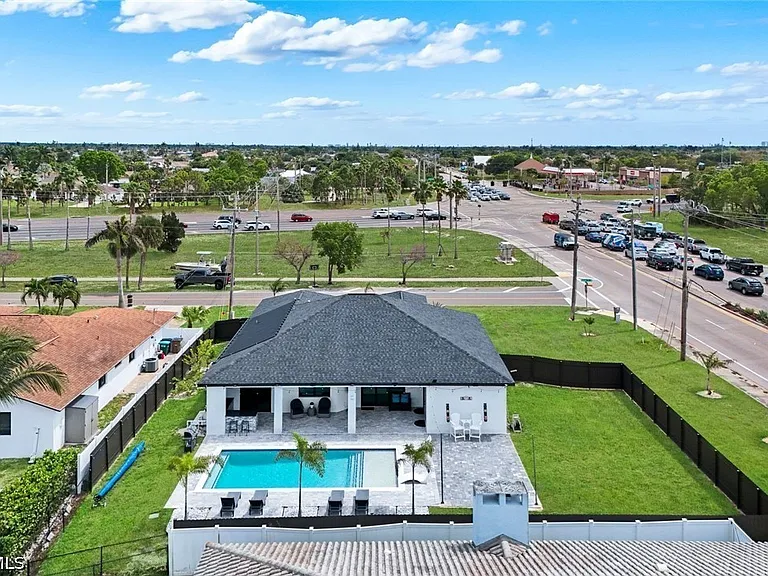 2419 Country Club Blvd — Photo 40