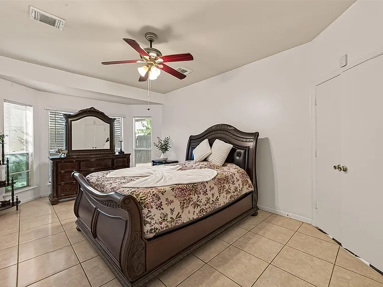 16315 April Ridge Dr — Photo 41