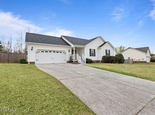 225 E Ridge Ct, Jacksonville, NC 28540