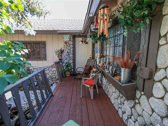 4th image of 1098 Dumas Ln