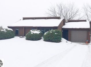 4936 E Walton Rd, Shepherd, MI 48883