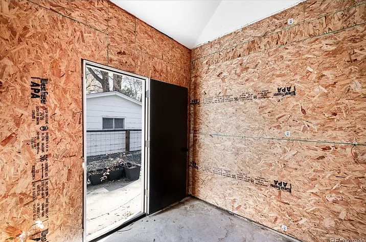 755 Carbon St — Photo 23
