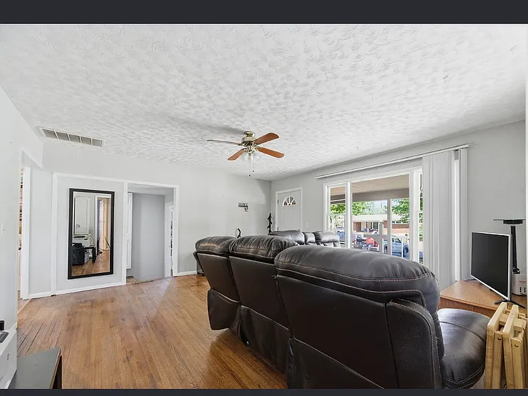 1227 E Alturas Ave — Photo 4