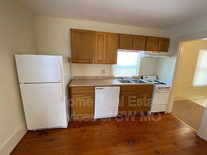 1 bed, 1.0 bath, $575 — Photo 4