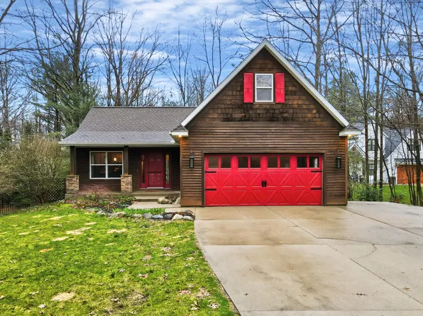 6417 Ototeman Trl, Saugatuck, MI 49453