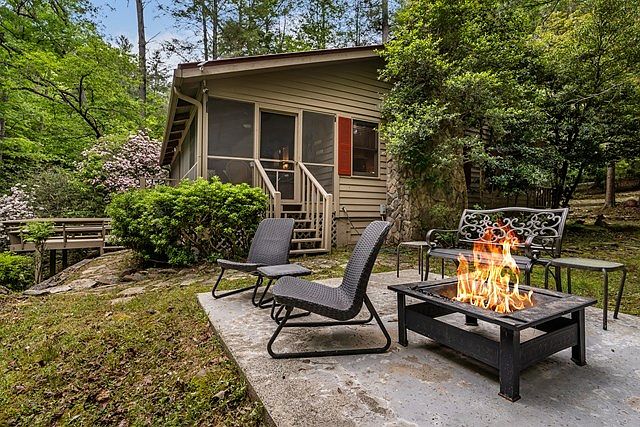 14th image of 61 River Bend Ct