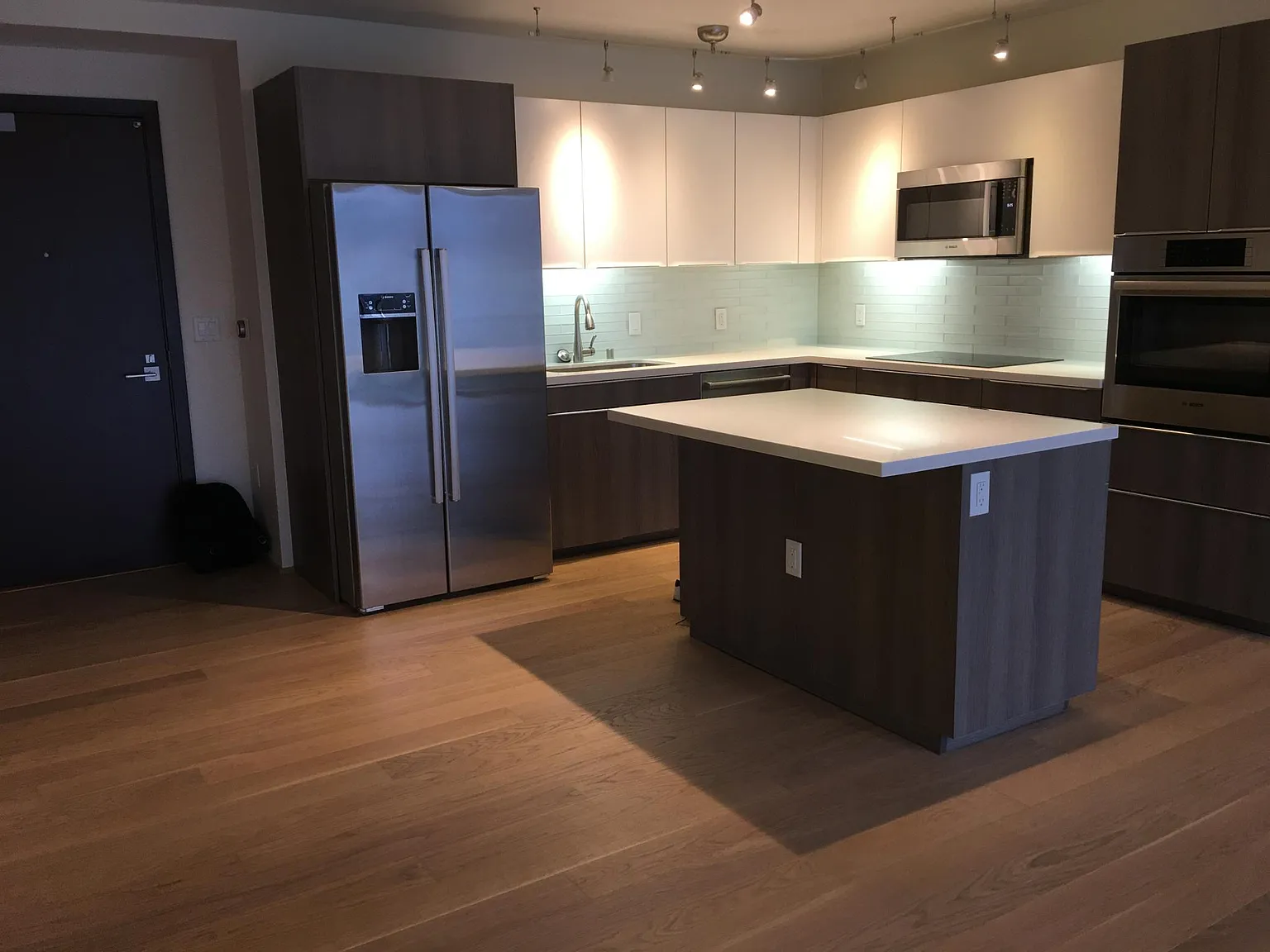 1 bed, 672 sqft, $3,400 — Photo 4