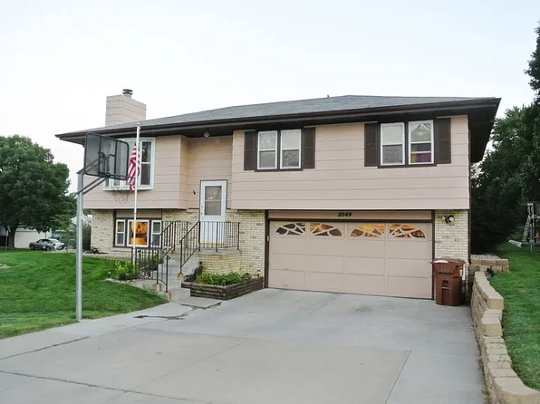 2049 Dodge St, Lincoln, NE 68521