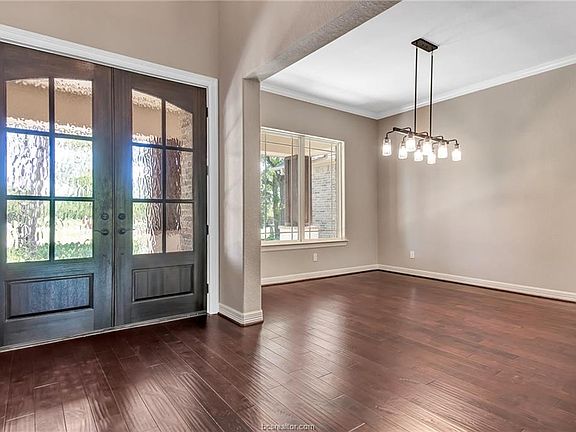 4th image of 9891 Chelsea Dr
