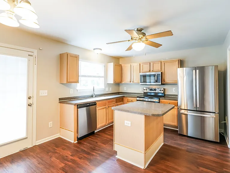 209 Briarcotes Cir — Photo 7