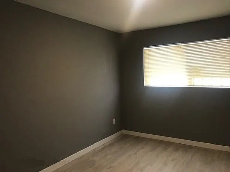 4440 Boundary St #11 — Photo 9