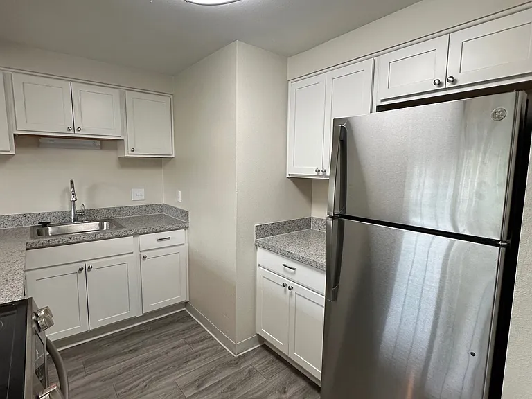 Evanbrook Apartments — Photo 53