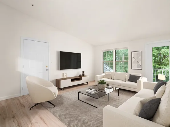 20 Walden Dr APT 20, Natick, MA 01760
