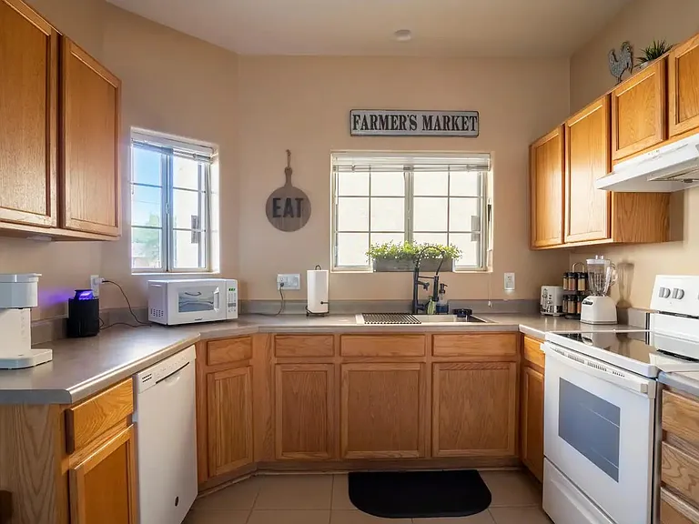 2833 E Vespers Pl — Photo 3