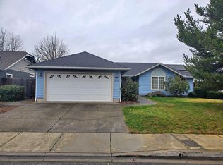 1674 Nunnwood Ln, Grants Pass, OR 97527