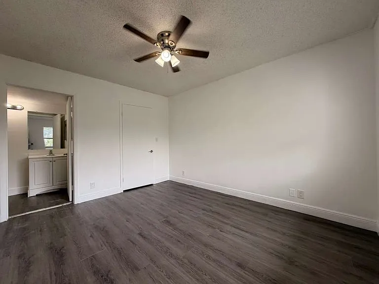 5760 Rock Island Rd #330 — Photo 11