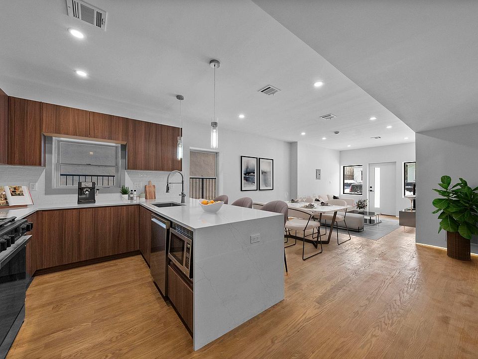 1st image of 600 Bramhall Ave Floor 1