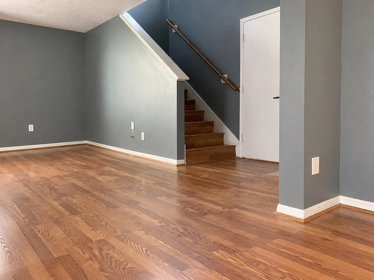 4 bed, 2.5 bath, 1950 sqft, $2,100 — Photo 3