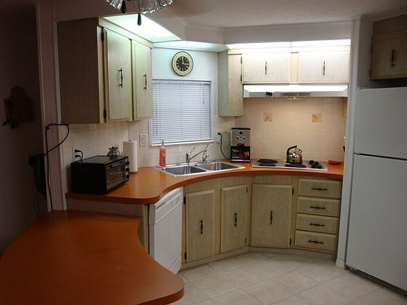 4th image of 705 Royal Palm Dr