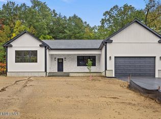 222 Briarwood Court, Albany, NY 12203