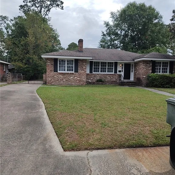 132 Andover Dr — Photo 1