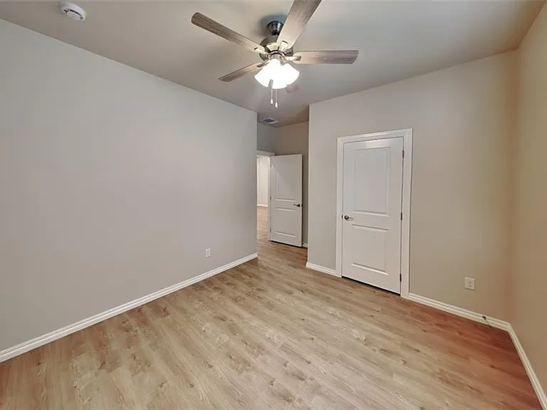 6904 Labelle Dr — Photo 11