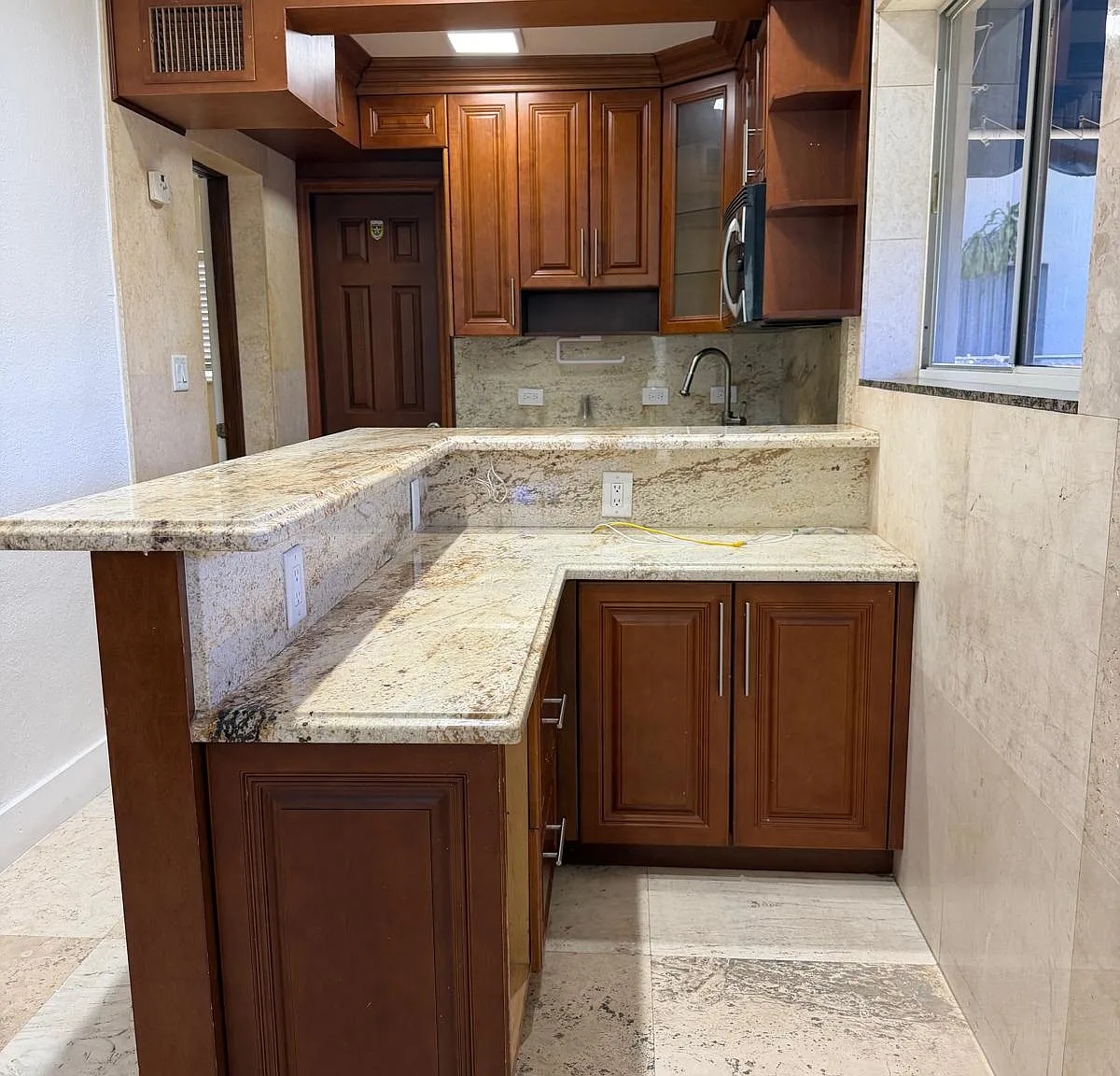 1 bed, 600 sqft, $1,800 — Photo 2