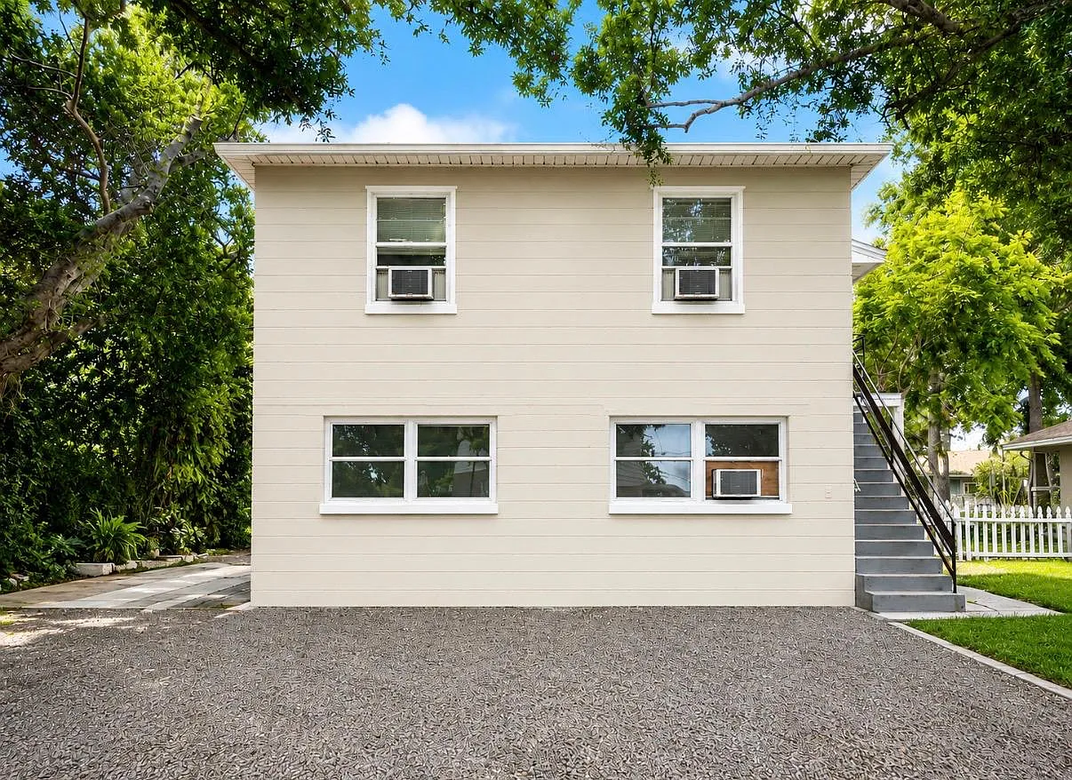 3 bed, $1,950 — Photo 2