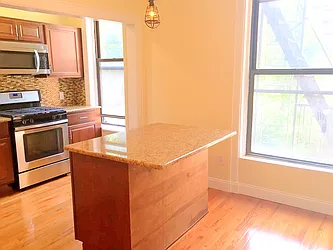 Rented by Rapid Realty Cobble Hill