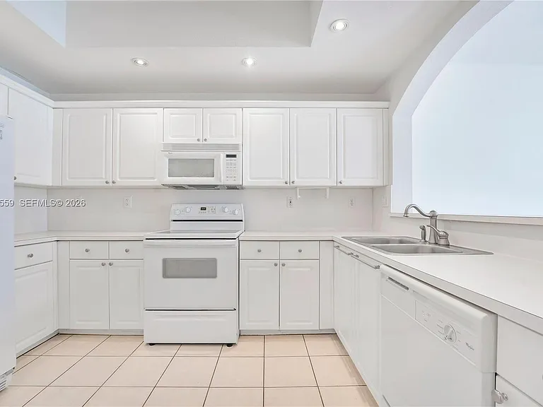 8912 W Flagler St #212 — Photo 9