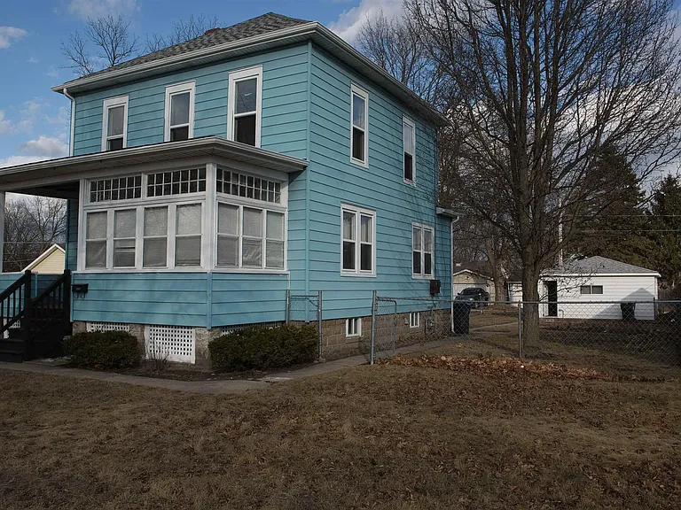 2905 Elizabeth Ave — Photo 1