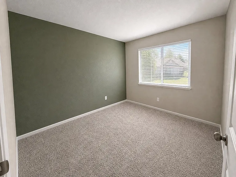 1105 Green Meadow Dr — Photo 16