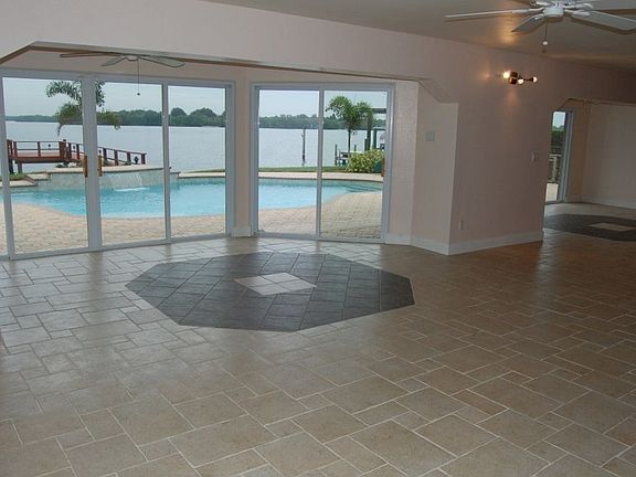 3rd image of 2157 Bayou Grande Blvd NE