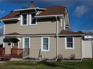 7 4th St, Danbury, CT 06810