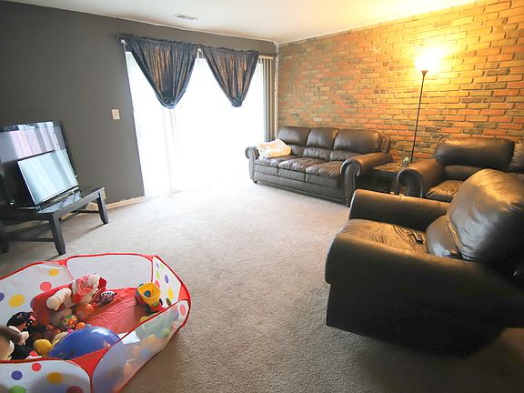 5th image of 7479 Country Brook Dr