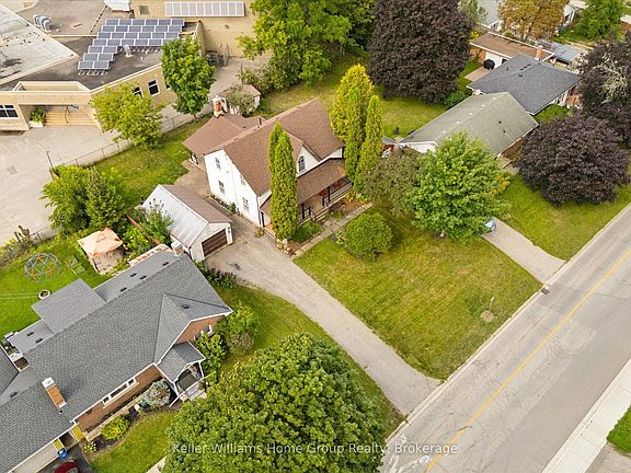 2nd image of 339 Garafraxa St E