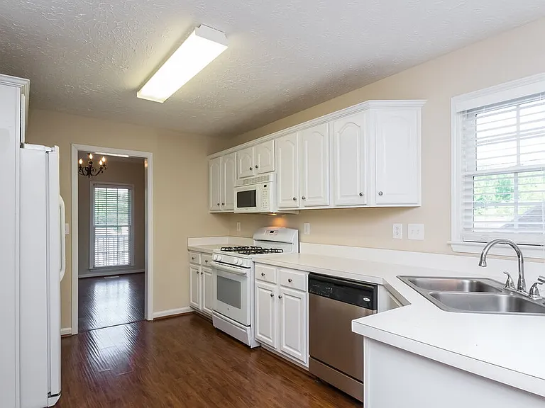 39 Crestview Dr — Photo 6