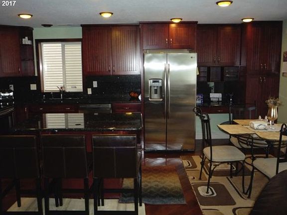 5th image of 13708 NE 30th Cir