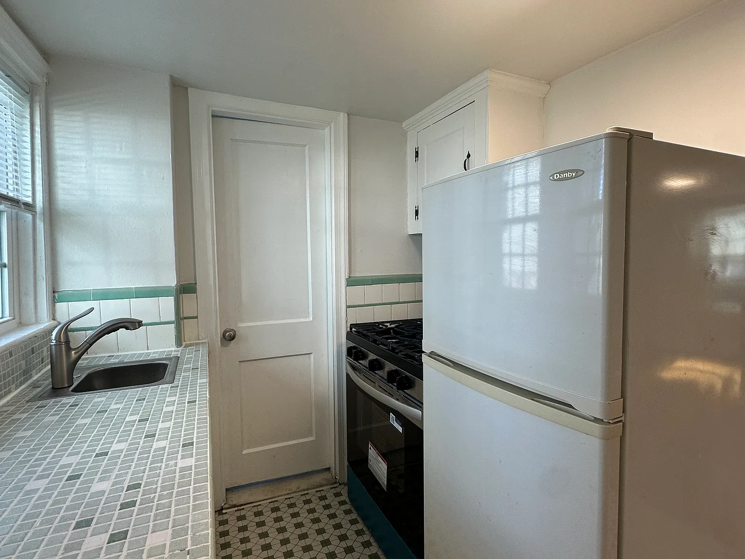 1 bed, 650 sqft, $1,500 — Photo 4